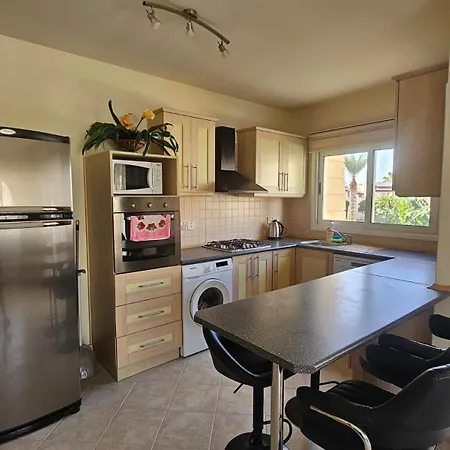 Seaside Two-bedroom At Sunrise Apartment *