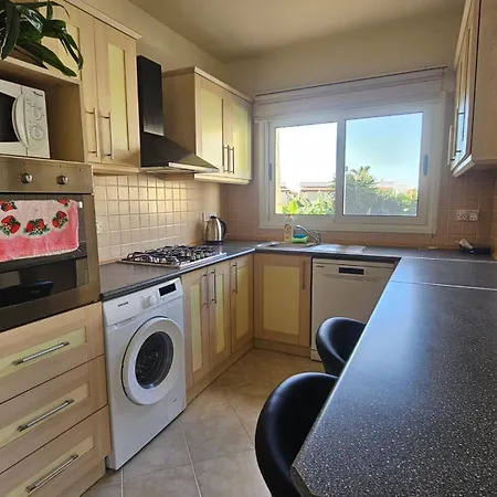 Seaside Two-bedroom At Sunrise Apartment *